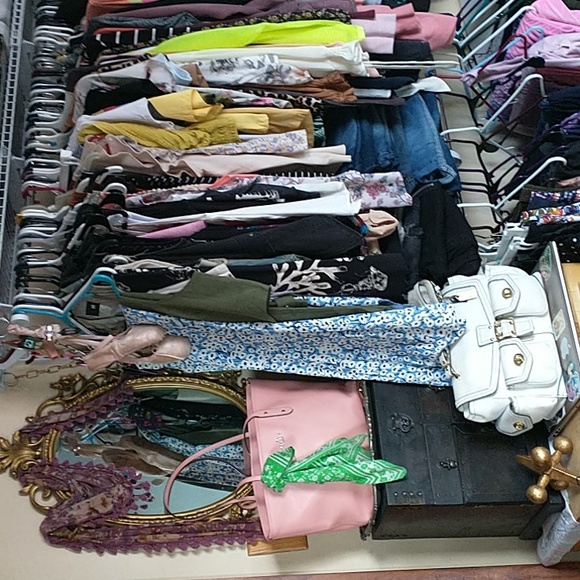 Meet your Posher, Ms. Mimi Moneyspent. - Picture 6 of 6